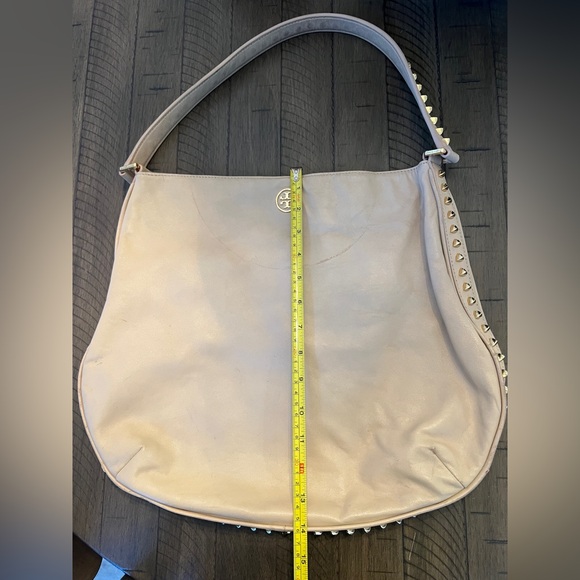 Tory Burch Gold Pyramid Studded Shoulder Bag - Picture 12 of 13